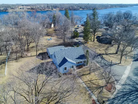 221 Victoria Dr, Alexandria, MN 56308