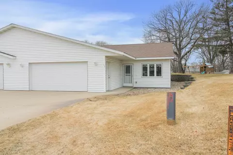 15 Heritage Ln, Sauk Centre, MN 56378