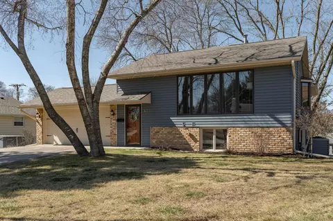 627 Elton Hills Dr NW, Rochester, MN 55901