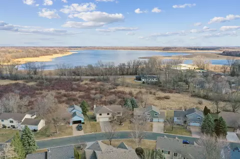 6684 Sandhill Dr, Lino Lakes, MN 55014