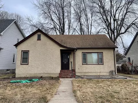 111 Pershing Ave N, New Prague, MN 56071