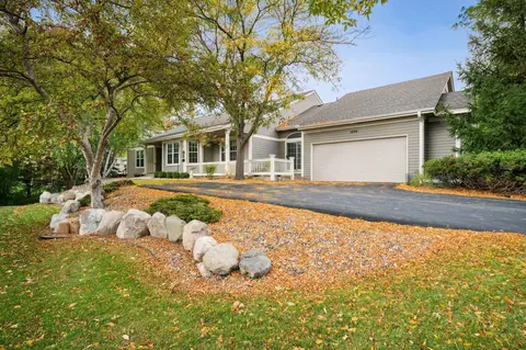 1694 Kerry Ln, Woodbury, MN 55125