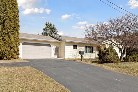 45 Ash St, Saint Paul, MN 55126