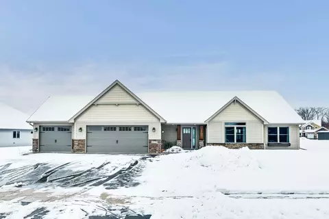 38259 Emerald Blvd, North Branch, MN 55056