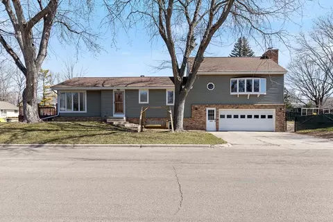 402 N Minnesota St, Marshall, MN 56258