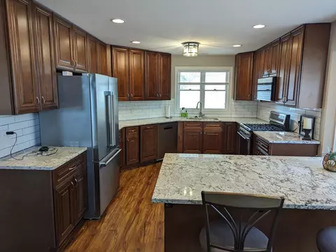 731 Echo Shores Ct, Mahtomedi, MN 55115