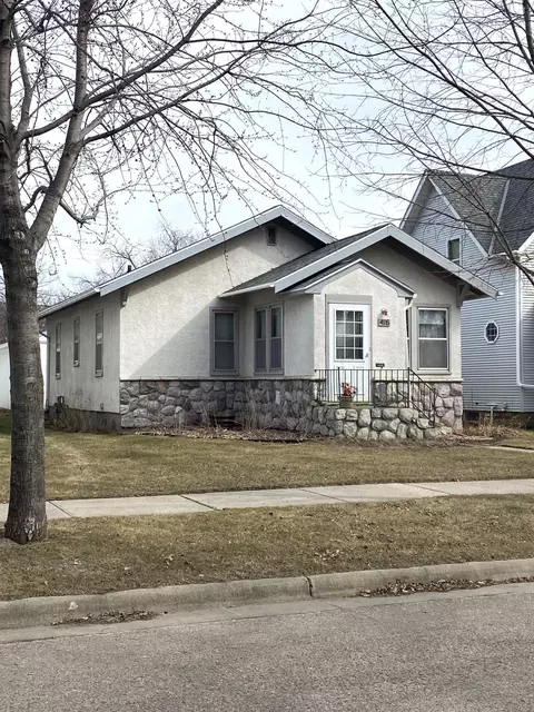 416 N 7th St, Montevideo, MN 56265