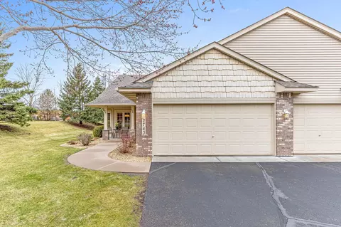 2743 Park View Ct, Little Canada, MN 55117