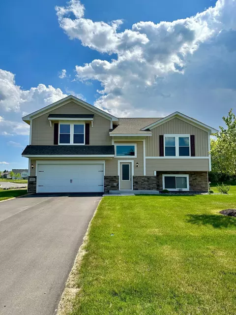 440 Wildflower Ln, Waverly, MN 55390