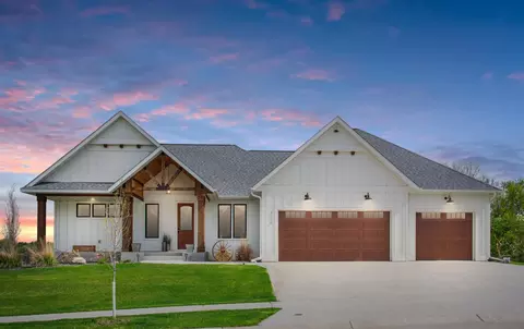 3176 Century Ridge Rd NE, Rochester, MN 55906