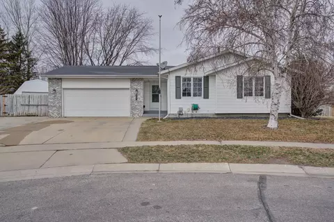 851 Emerald Ln NW, Rochester, MN 55901