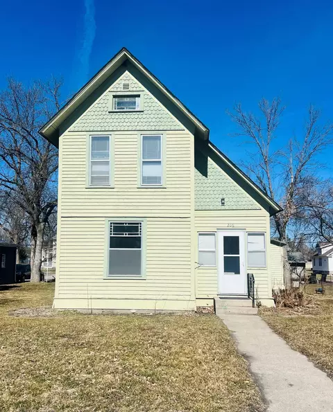206 W 6th St, Morris, MN 56267