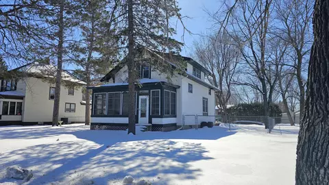 513 Riverside Ave N, Sartell, MN 56377