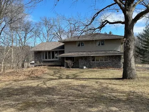 2019 Otter Lake Dr, Saint Paul, MN 55110