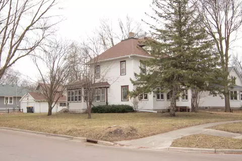 301 2nd Ave SE, Mapleton, MN 56065