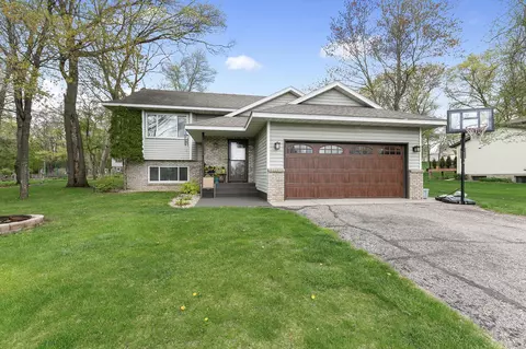 1527 38th St S, Saint Cloud, MN 56301