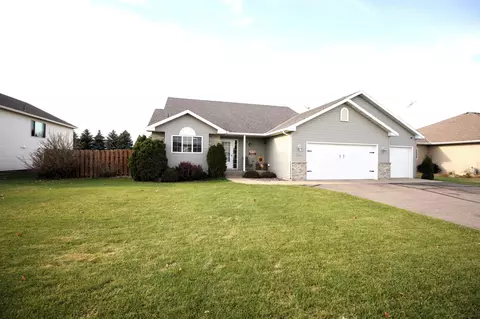 6242 Cory Cir, Saint Cloud, MN 56303 photo 2
