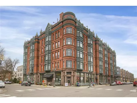 165 Western Ave N #403, Saint Paul, MN 55102