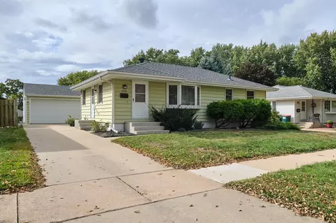 2545 11th Ave NW, Rochester, MN 55901