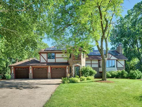 1015 Windwood Ct, Mendota Heights, MN 55118