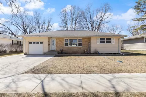 708 Marguerite Ave, Marshall, MN 56258
