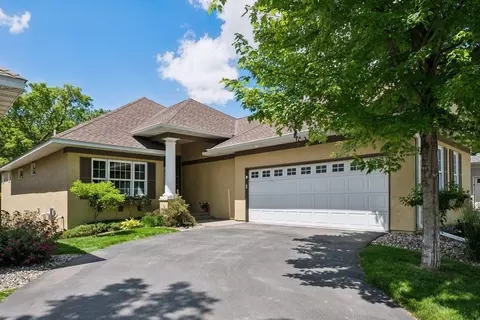 858 Nine Mile Cv N, Hopkins, MN 55343