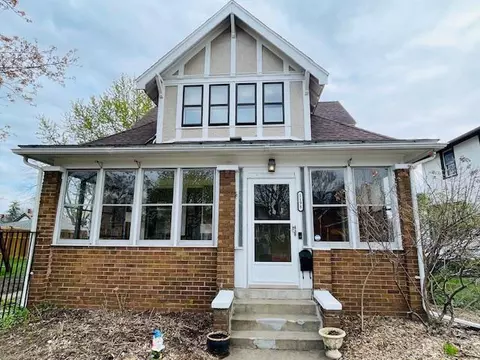 1198 Thomas Ave, Saint Paul, MN 55104