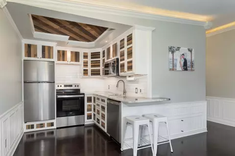 110209 Village Rd, Chaska, MN 55318