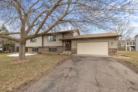17620 Iceland Trl, Lakeville, MN 55044