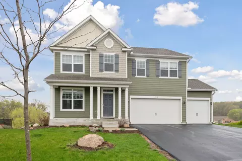 3919 Carver Cir, Chaska, MN 55318