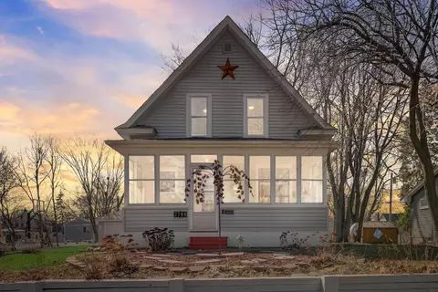 2704 17th Ave E, North Saint Paul, MN 55109
