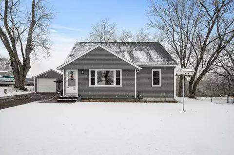 2145 Sloan St, Maplewood, MN 55117