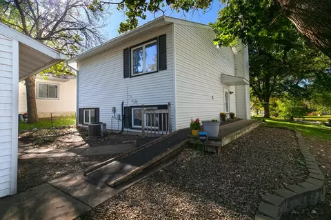 7803 Rimbley Rd, Woodbury, MN 55125