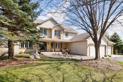 17535 Alcove Cir, Eden Prairie, MN 55347