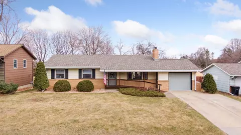 2117 Beam Ave, Maplewood, MN 55109