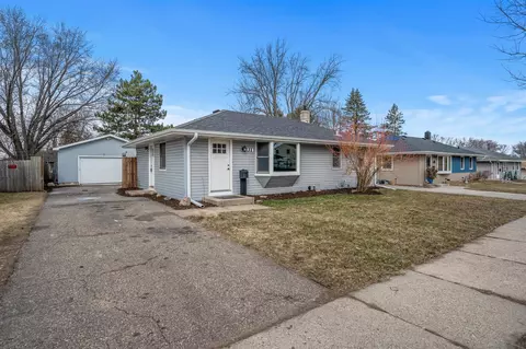 31 Kipling St, Saint Paul, MN 55119