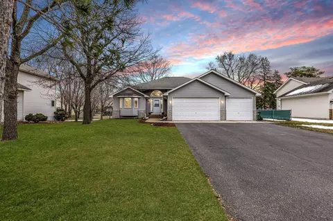 9449 Edison St NE, Blaine, MN 55449