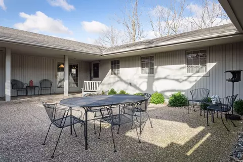 4765 Bayswater Rd, Shorewood, MN 55331