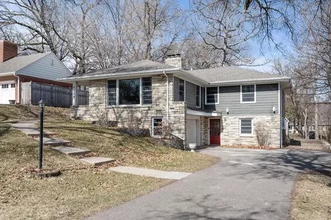 5208 W 56th St, Edina, MN 55436