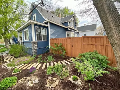 38 Douglas St, Saint Paul, MN 55102