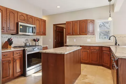 2088 Royale Ct, Eagan, MN 55122 photo 9