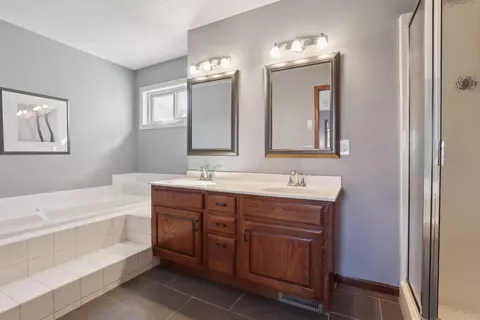 2088 Royale Ct, Eagan, MN 55122 photo 23