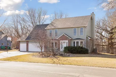 2088 Royale Ct, Eagan, MN 55122 photo 2