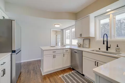 5014 Vine Hill Rd, Deephaven, MN 55331 photo 16