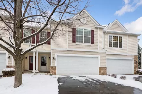 323 Wagon Wheel Ln, Chaska, MN 55318
