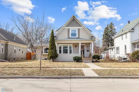 1018 4th St N, Fargo, ND 58102