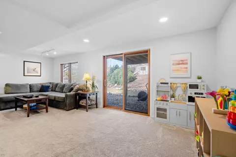 4685 Cambridge Dr, Eagan, MN 55122 photo 20