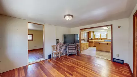 15567 County 4, Spring Valley, MN 55975 photo 11