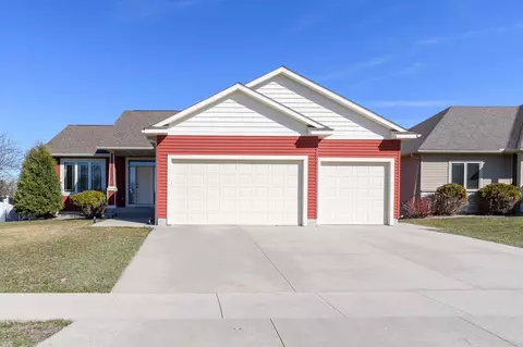 3323 Lakeridge Ln NW, Rochester, MN 55901