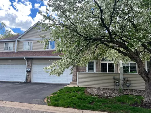 1110 Pecks Woods Dr, New Brighton, MN 55112